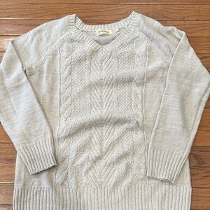 Faded Glory Cream V-Neck Sweater